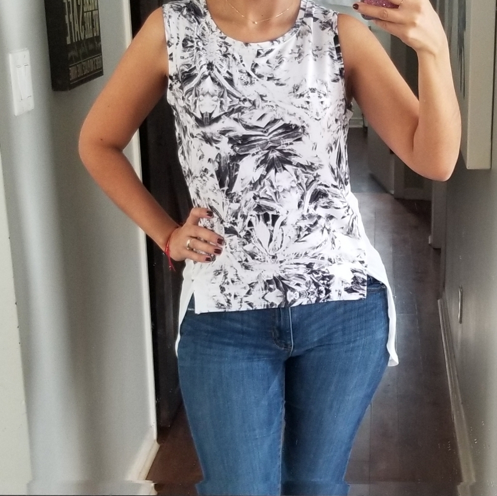 👚TOP WITH SHEER BACK - Picture 7 of 8